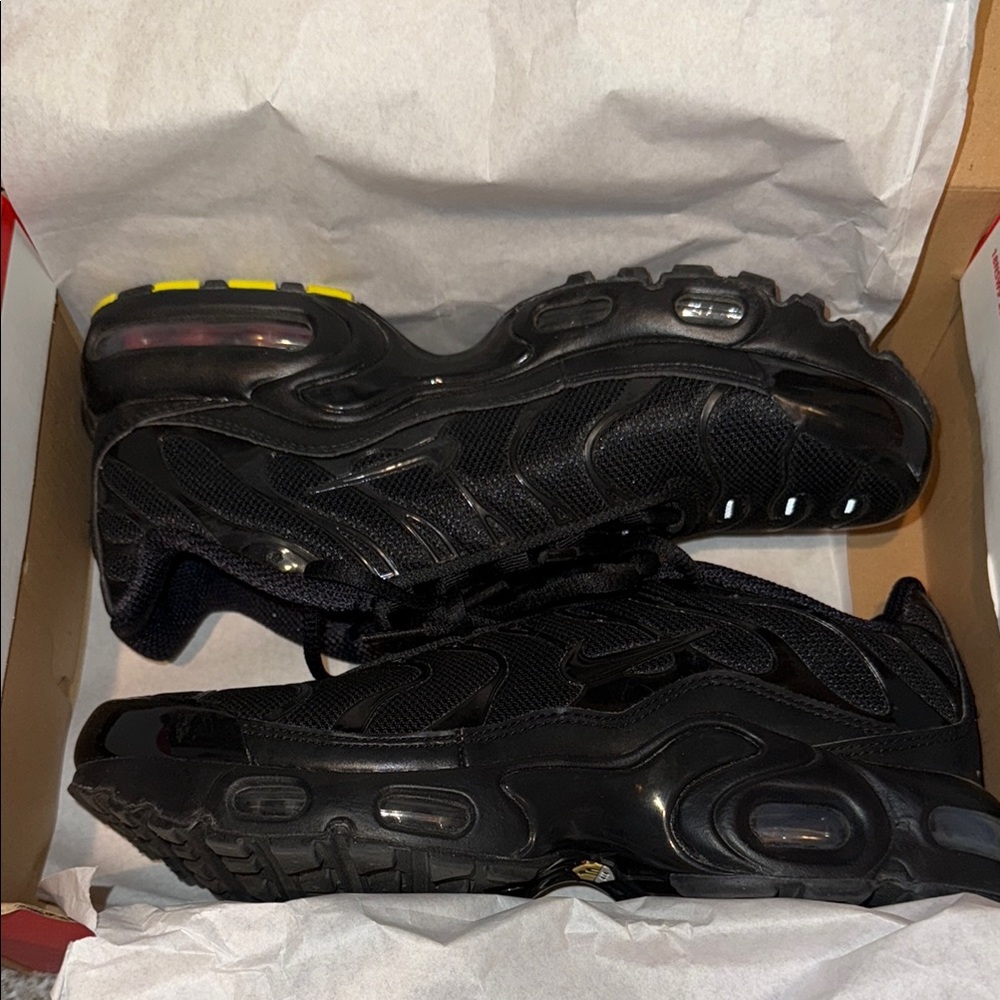 Nike Men's Black Sneakers